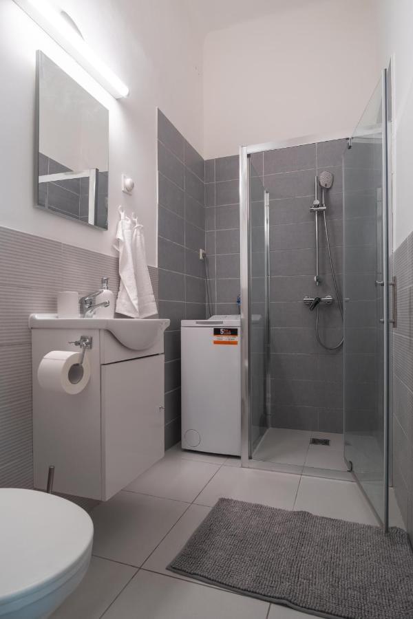 Very Central 1-br Apt With Patio Apartmán Budapešť